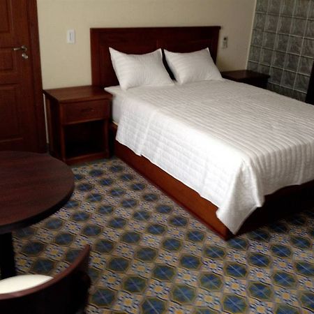 Hotel La Cretonne Les Cayes Eksteriør bilde