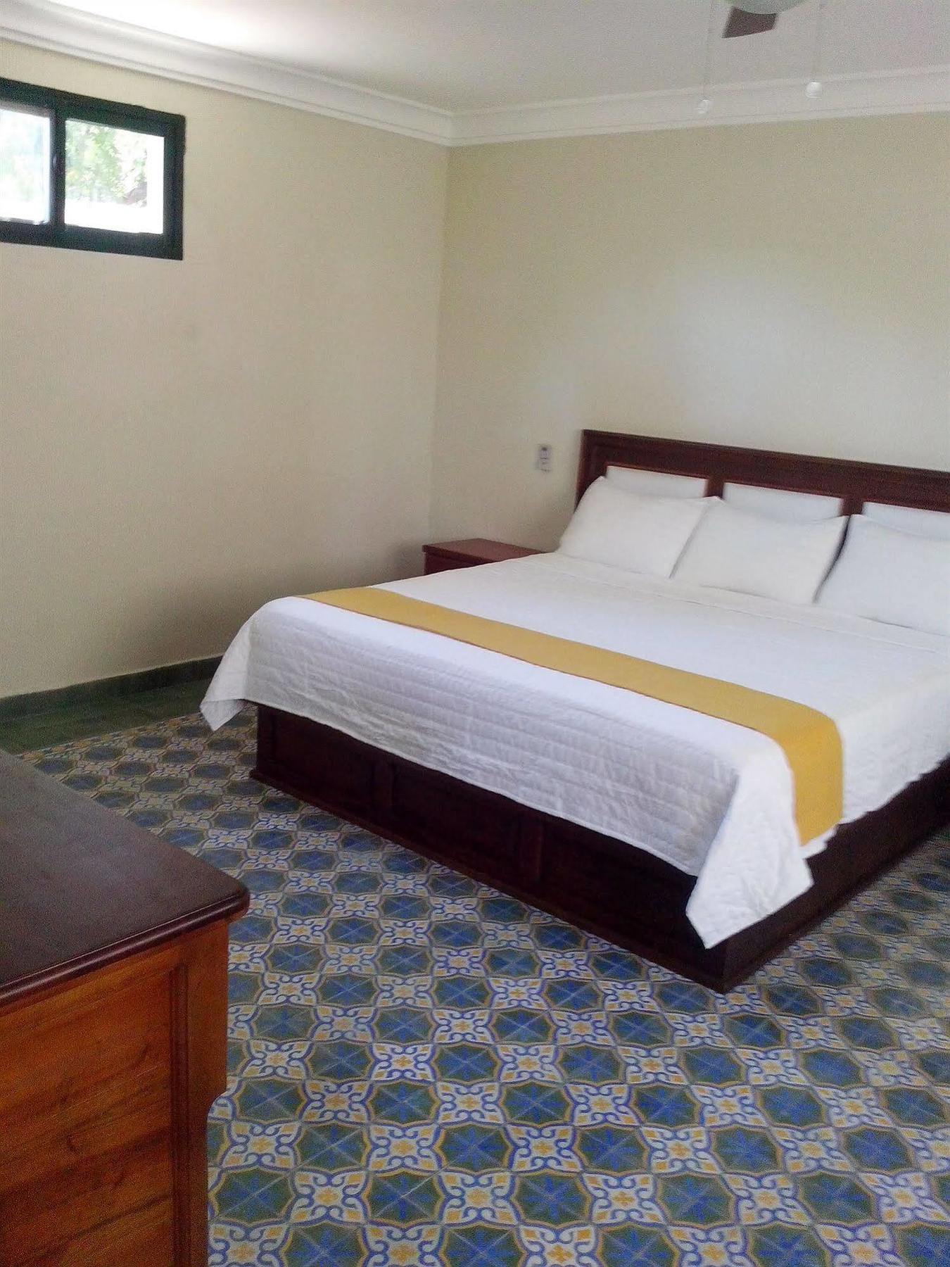 Hotel La Cretonne Les Cayes Eksteriør bilde
