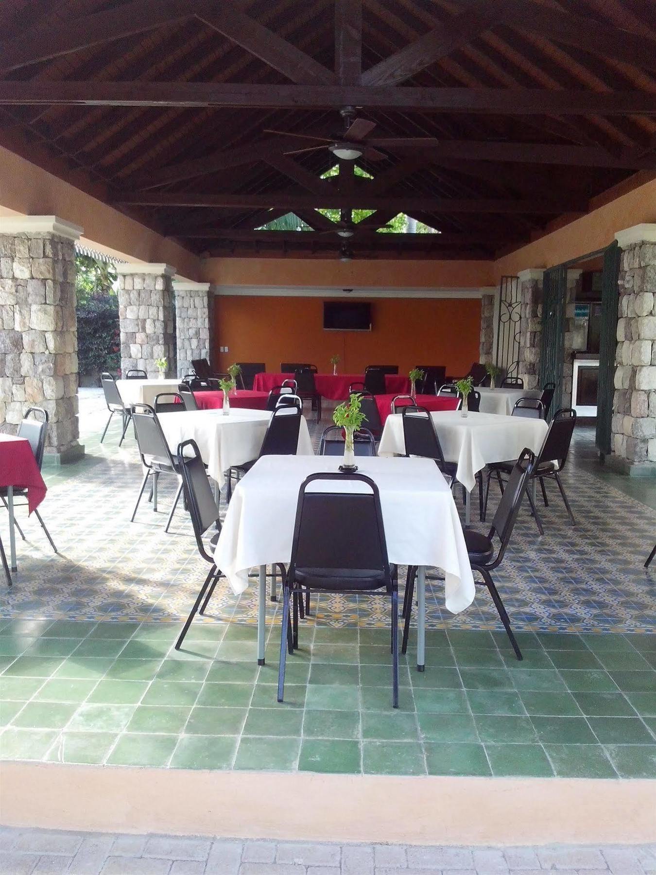 Hotel La Cretonne Les Cayes Eksteriør bilde